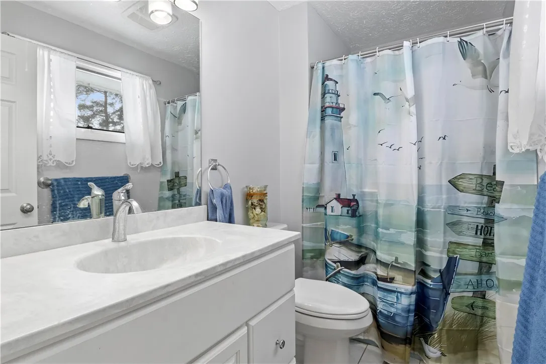75 Hemlock Woods Lane, Greece, New York 14615, Greece, New York 14615, 3 Bedrooms Bedrooms, 8 Rooms Rooms,2 BathroomsBathrooms,Residential,Closed,75 Hemlock Woods Lane, Greece, New York 14615,R1623132