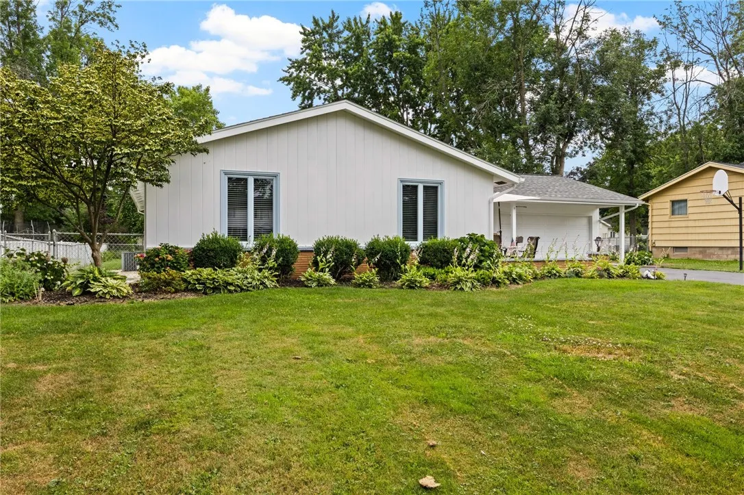 75 Hemlock Woods Lane, Greece, New York 14615, Greece, New York 14615, 3 Bedrooms Bedrooms, 8 Rooms Rooms,2 BathroomsBathrooms,Residential,Closed,75 Hemlock Woods Lane, Greece, New York 14615,R1623132