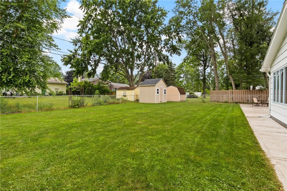 75 Hemlock Woods Lane, Greece, New York 14615, Greece, New York 14615, 3 Bedrooms Bedrooms, 8 Rooms Rooms,2 BathroomsBathrooms,Residential,Closed,75 Hemlock Woods Lane, Greece, New York 14615,R1623132