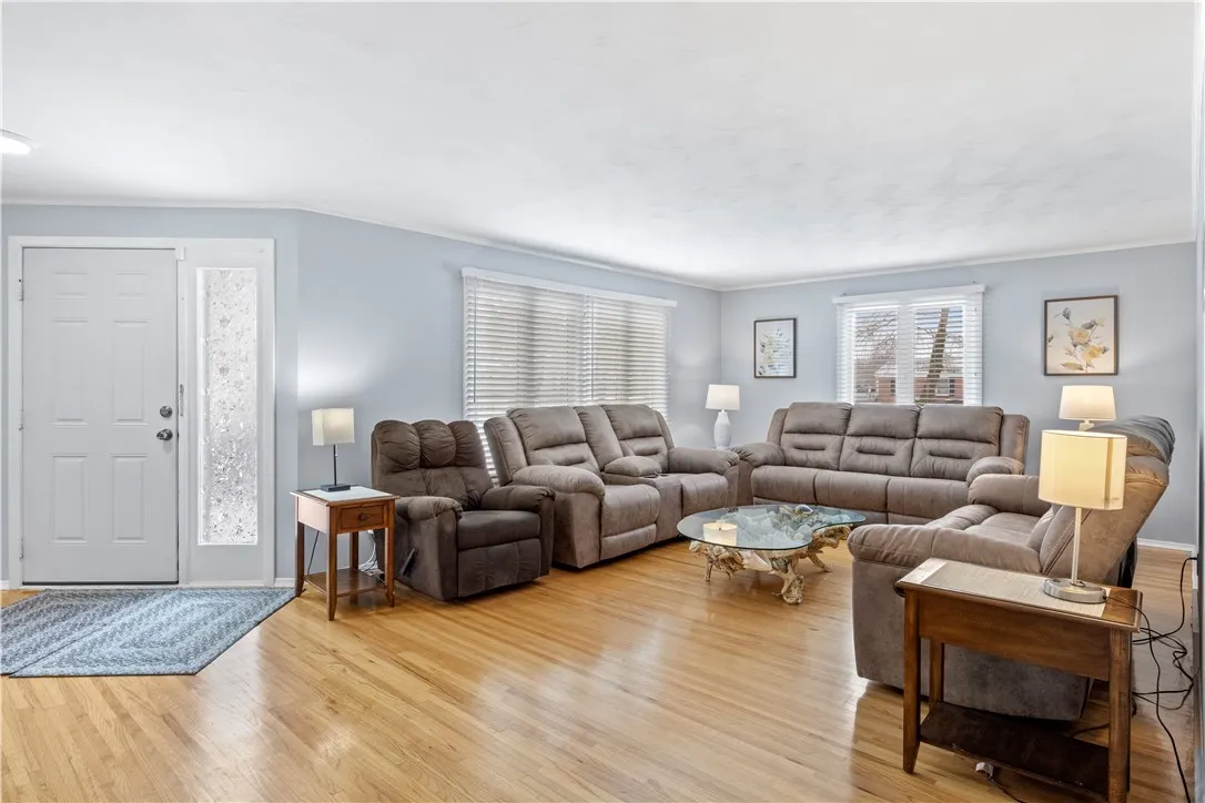 75 Hemlock Woods Lane, Greece, New York 14615, Greece, New York 14615, 3 Bedrooms Bedrooms, 8 Rooms Rooms,2 BathroomsBathrooms,Residential,Closed,75 Hemlock Woods Lane, Greece, New York 14615,R1623132
