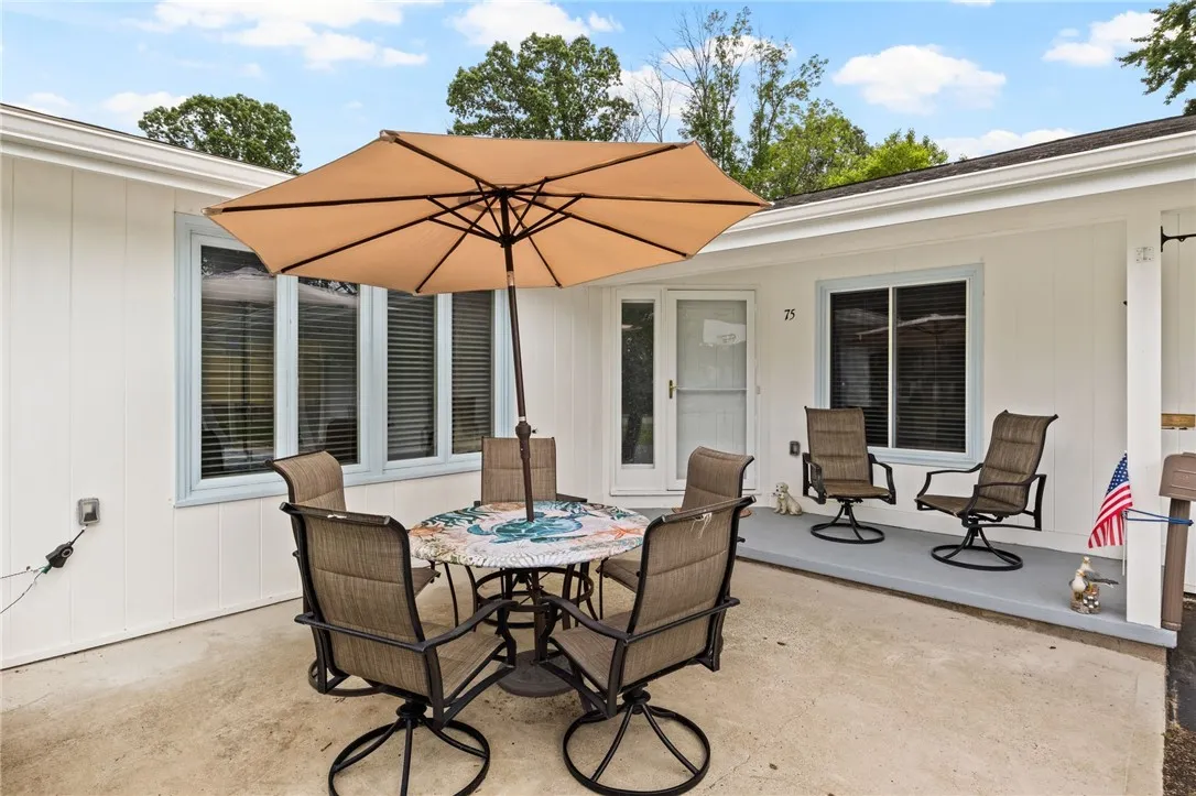 75 Hemlock Woods Lane, Greece, New York 14615, Greece, New York 14615, 3 Bedrooms Bedrooms, 8 Rooms Rooms,2 BathroomsBathrooms,Residential,Closed,75 Hemlock Woods Lane, Greece, New York 14615,R1623132
