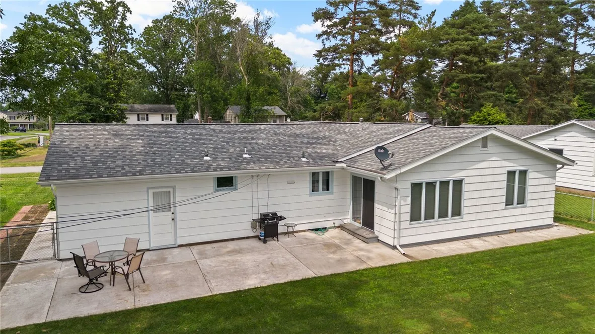 75 Hemlock Woods Lane, Greece, New York 14615, Greece, New York 14615, 3 Bedrooms Bedrooms, 8 Rooms Rooms,2 BathroomsBathrooms,Residential,Closed,75 Hemlock Woods Lane, Greece, New York 14615,R1623132