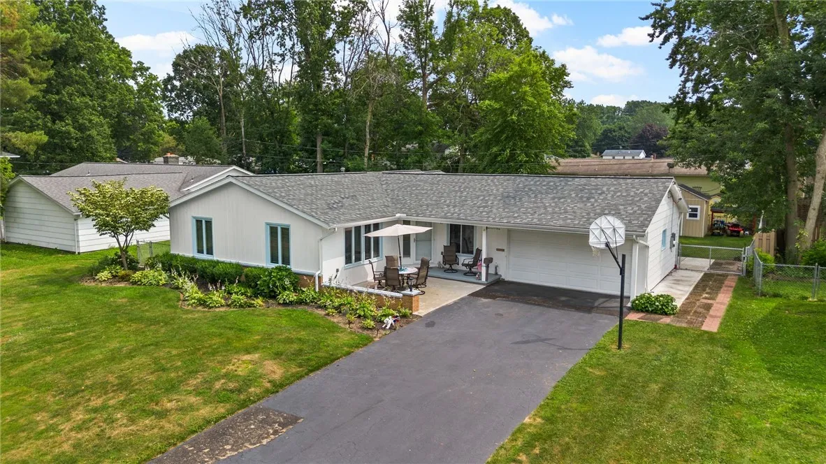 75 Hemlock Woods Lane, Greece, New York 14615, Greece, New York 14615, 3 Bedrooms Bedrooms, 8 Rooms Rooms,2 BathroomsBathrooms,Residential,Closed,75 Hemlock Woods Lane, Greece, New York 14615,R1623132