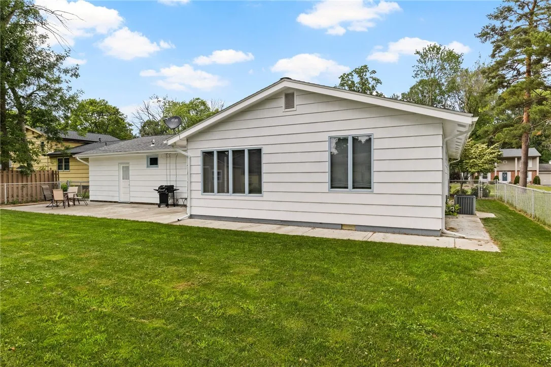 75 Hemlock Woods Lane, Greece, New York 14615, Greece, New York 14615, 3 Bedrooms Bedrooms, 8 Rooms Rooms,2 BathroomsBathrooms,Residential,Closed,75 Hemlock Woods Lane, Greece, New York 14615,R1623132