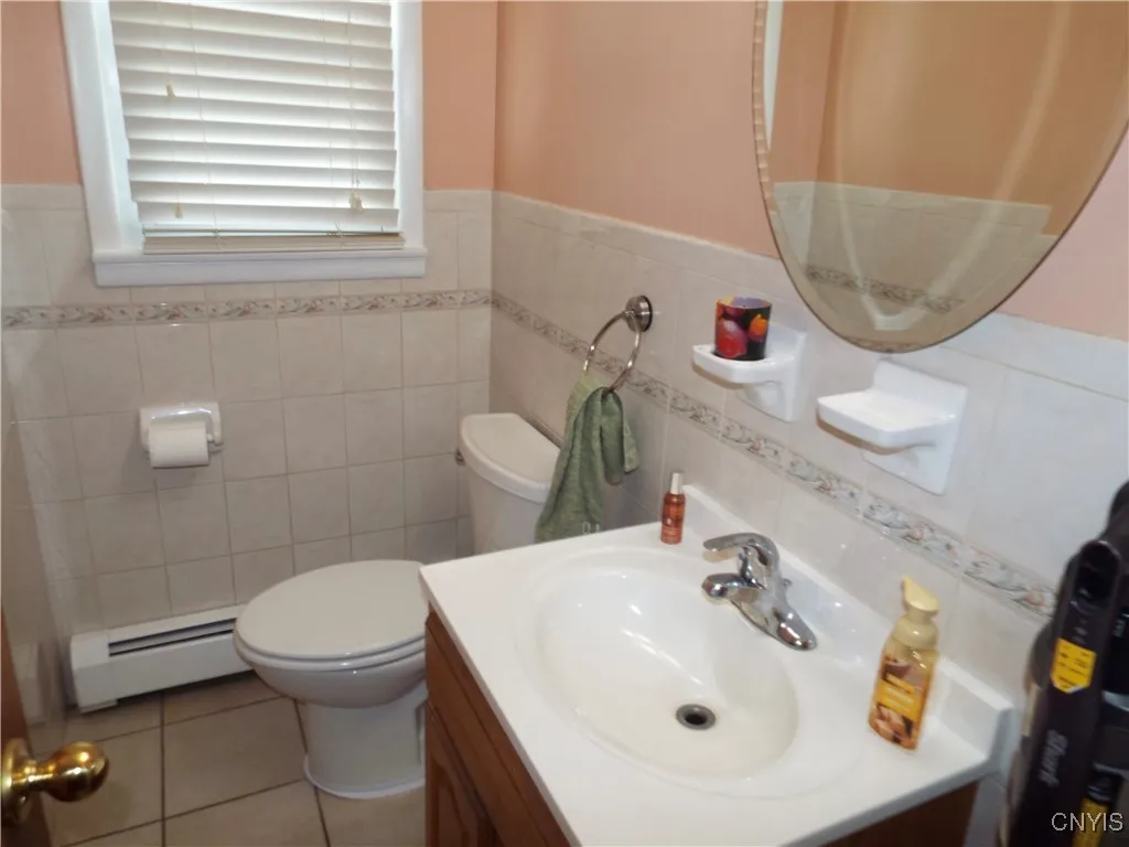 120 Brookview Lane, Salina, New York 13088, Salina, New York 13088, 3 Bedrooms Bedrooms, 7 Rooms Rooms,1 BathroomBathrooms,Residential,For Sale,120 Brookview Lane, Salina, New York 13088,0,S1622886