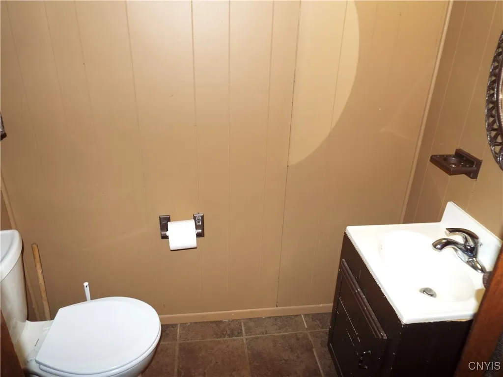 120 Brookview Lane, Salina, New York 13088, Salina, New York 13088, 3 Bedrooms Bedrooms, 7 Rooms Rooms,1 BathroomBathrooms,Residential,For Sale,120 Brookview Lane, Salina, New York 13088,0,S1622886