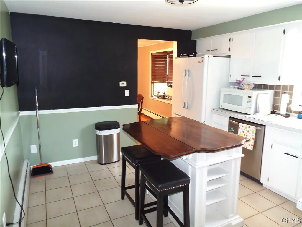 120 Brookview Lane, Salina, New York 13088, Salina, New York 13088, 3 Bedrooms Bedrooms, 7 Rooms Rooms,1 BathroomBathrooms,Residential,For Sale,120 Brookview Lane, Salina, New York 13088,0,S1622886