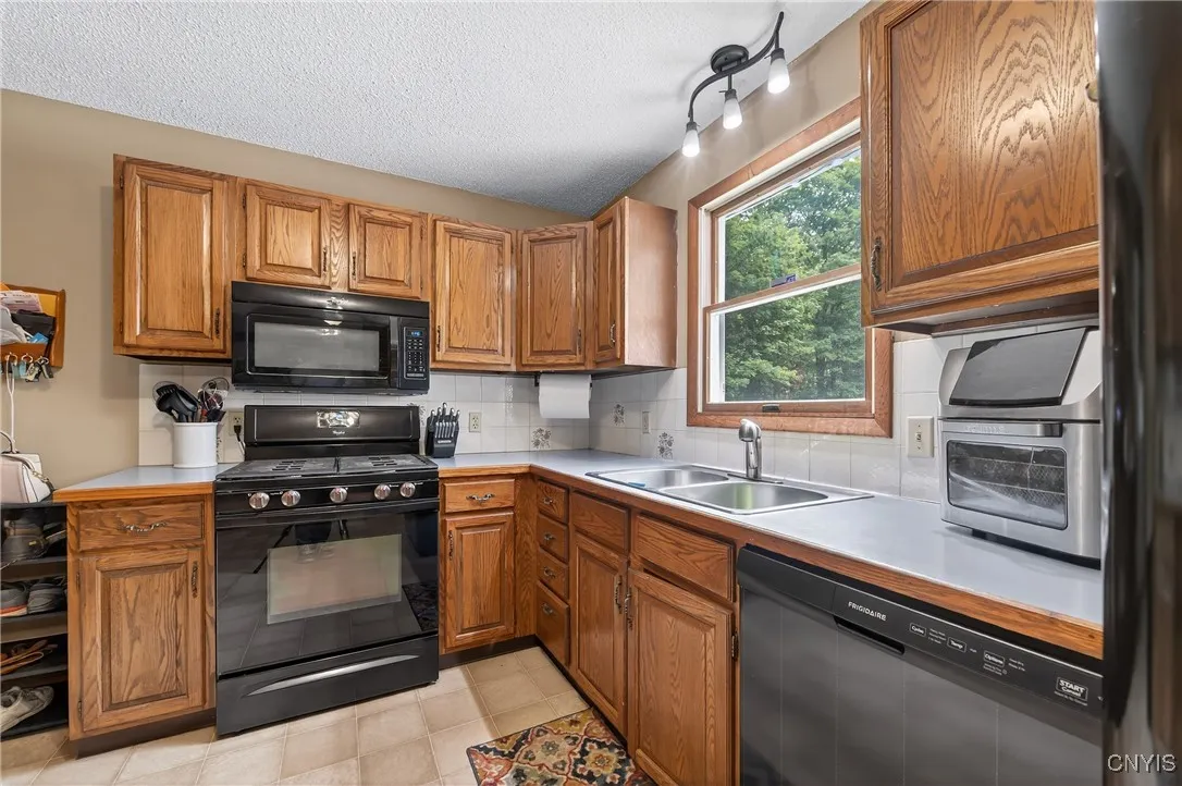 433 County Route 13, Boylston, New York 13083, Boylston, New York 13083, 3 Bedrooms Bedrooms, 8 Rooms Rooms,1 BathroomBathrooms,Residential,Closed,433 County Route 13, Boylston, New York 13083,0,S1623604