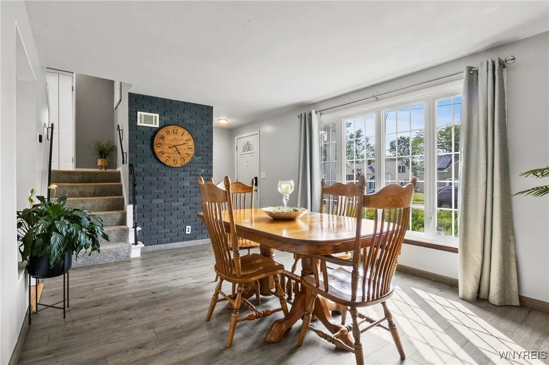 5009 Chapman Parkway, Hamburg, New York 14075, Hamburg, New York 14075, 3 Bedrooms Bedrooms, 7 Rooms Rooms,2 BathroomsBathrooms,Residential,Closed,5009 Chapman Parkway, Hamburg, New York 14075,0,B1623581
