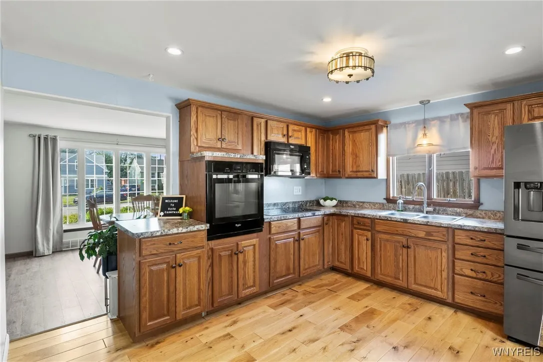5009 Chapman Parkway, Hamburg, New York 14075, Hamburg, New York 14075, 3 Bedrooms Bedrooms, 7 Rooms Rooms,2 BathroomsBathrooms,Residential,Closed,5009 Chapman Parkway, Hamburg, New York 14075,0,B1623581