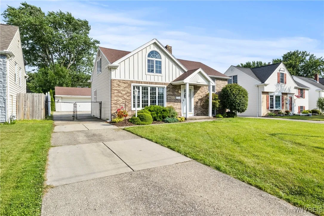 5009 Chapman Parkway, Hamburg, New York 14075, Hamburg, New York 14075, 3 Bedrooms Bedrooms, 7 Rooms Rooms,2 BathroomsBathrooms,Residential,Closed,5009 Chapman Parkway, Hamburg, New York 14075,0,B1623581
