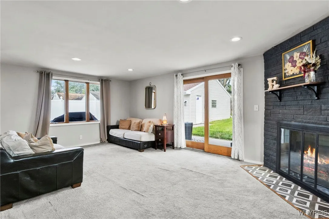 5009 Chapman Parkway, Hamburg, New York 14075, Hamburg, New York 14075, 3 Bedrooms Bedrooms, 7 Rooms Rooms,2 BathroomsBathrooms,Residential,Closed,5009 Chapman Parkway, Hamburg, New York 14075,0,B1623581