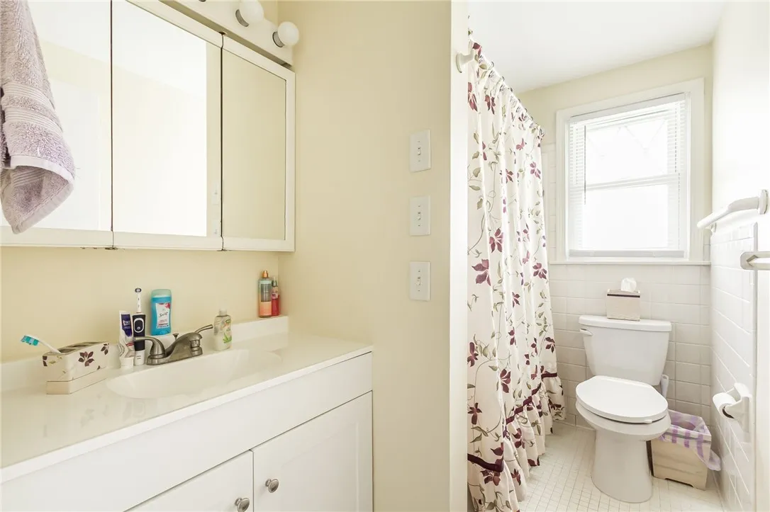34 North Avenue 32, Manchester, New York 14504, Manchester, New York 14504, 4 Bedrooms Bedrooms, ,2 BathroomsBathrooms,Residential,Closed,34 North Avenue 32, Manchester, New York 14504,0,R1621762