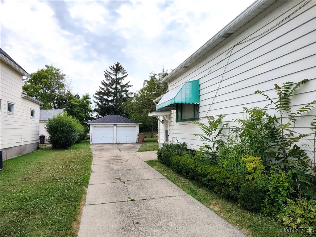 114 Shanley Street, Cheektowaga, New York 14206, Cheektowaga, New York 14206, 3 Bedrooms Bedrooms, 7 Rooms Rooms,1 BathroomBathrooms,Residential,For Sale,114 Shanley Street, Cheektowaga, New York 14206,B1623000