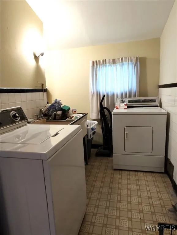 114 Shanley Street, Cheektowaga, New York 14206, Cheektowaga, New York 14206, 3 Bedrooms Bedrooms, 7 Rooms Rooms,1 BathroomBathrooms,Residential,For Sale,114 Shanley Street, Cheektowaga, New York 14206,B1623000