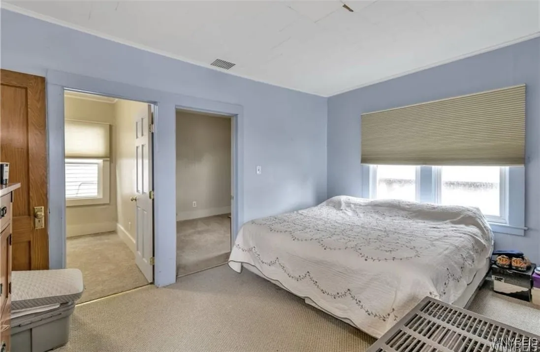 2287 Niagara Street, Buffalo, New York 14207, Buffalo, New York 14207, 6 Bedrooms Bedrooms, 9 Rooms Rooms,3 BathroomsBathrooms,Residential Lease,For Rent,2287 Niagara Street, Buffalo, New York 14207,B1622565