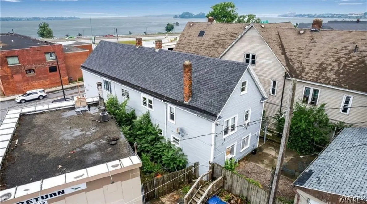 2287 Niagara Street, Buffalo, New York 14207, Buffalo, New York 14207, 6 Bedrooms Bedrooms, 9 Rooms Rooms,3 BathroomsBathrooms,Residential Lease,For Rent,2287 Niagara Street, Buffalo, New York 14207,B1622565