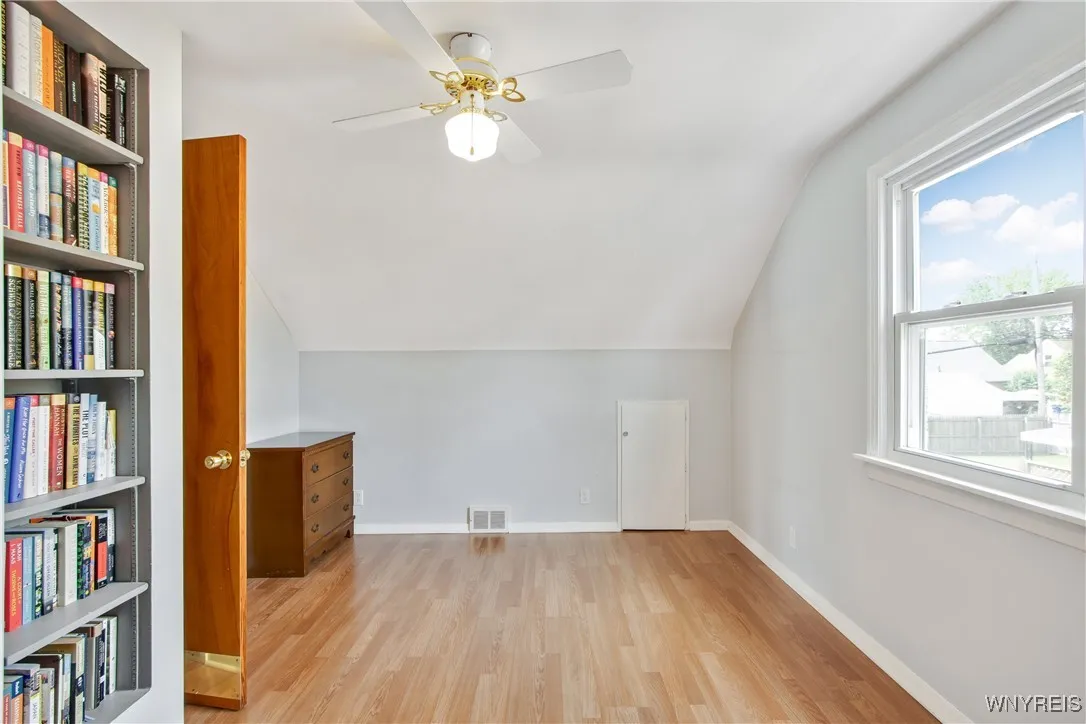Upstairs bedroom 1