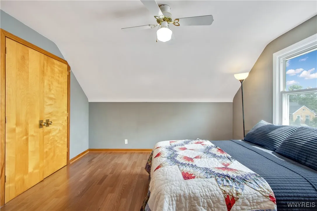 Upstairs bedroom 2