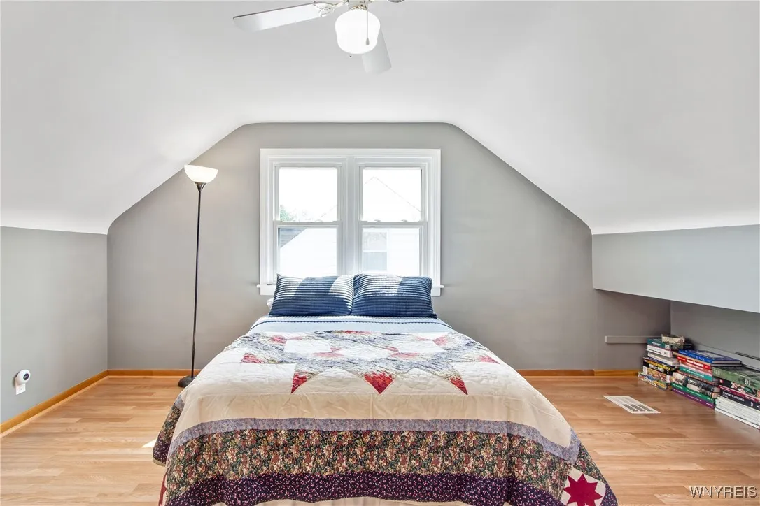 Upstairs bedroom 2