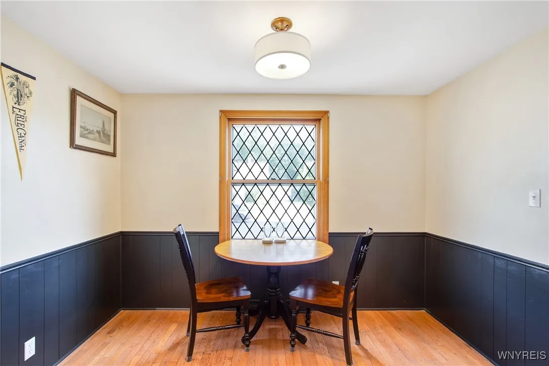 Eat in kitchen