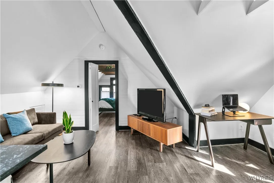 58 Cottage Street 3, Buffalo, New York 14201, Buffalo, New York 14201, 1 Bedroom Bedrooms, 2 Rooms Rooms,1 BathroomBathrooms,Residential Lease,For Rent,58 Cottage Street 3, Buffalo, New York 14201,B1623687