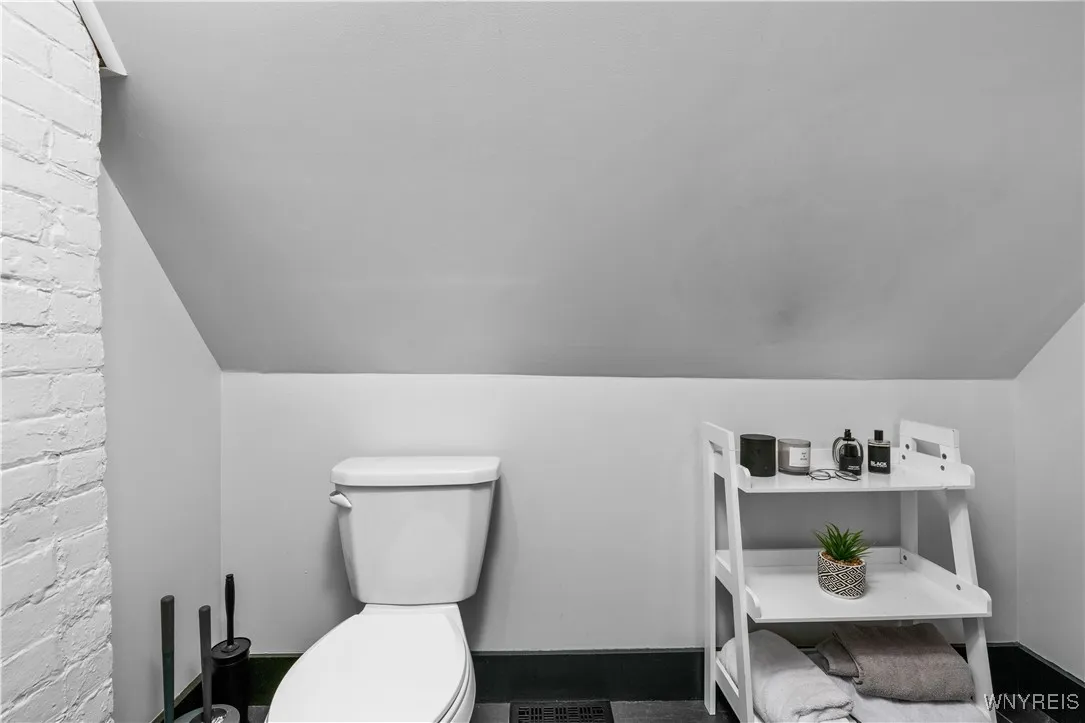 58 Cottage Street 3, Buffalo, New York 14201, Buffalo, New York 14201, 1 Bedroom Bedrooms, 2 Rooms Rooms,1 BathroomBathrooms,Residential Lease,For Rent,58 Cottage Street 3, Buffalo, New York 14201,B1623687