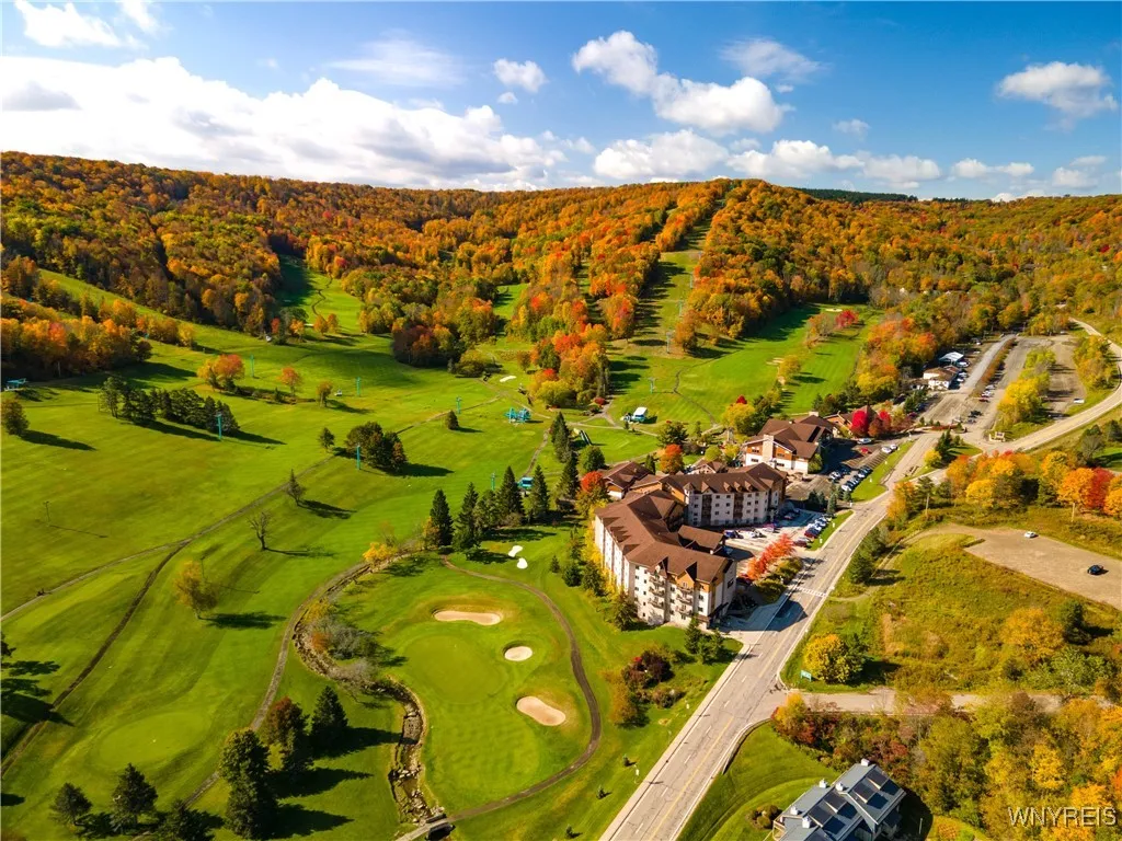 187 Wildflower, Ellicottville, New York 14731, Ellicottville, New York 14731, 1 Bedroom Bedrooms, 4 Rooms Rooms,1 BathroomBathrooms,Residential,For Sale,187 Wildflower, Ellicottville, New York 14731,B1620799