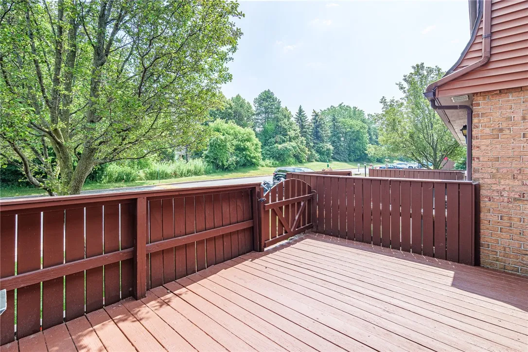 436 Surrey Hill, Henrietta, New York 14623, Henrietta, New York 14623, 2 Bedrooms Bedrooms, 5 Rooms Rooms,1 BathroomBathrooms,Residential,For Sale,436 Surrey Hill, Henrietta, New York 14623,R1621304