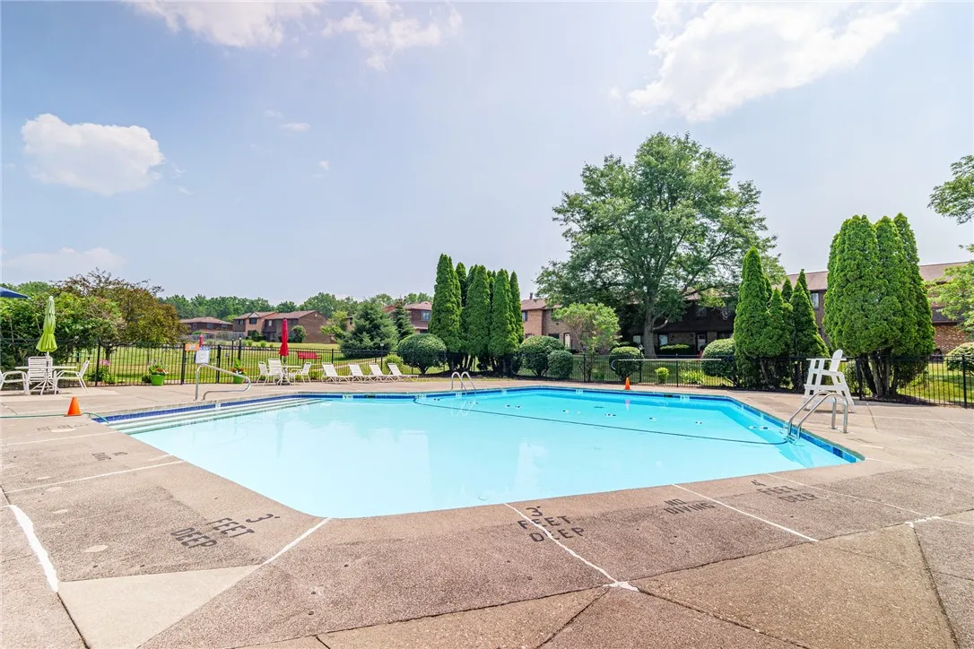 436 Surrey Hill, Henrietta, New York 14623, Henrietta, New York 14623, 2 Bedrooms Bedrooms, 5 Rooms Rooms,1 BathroomBathrooms,Residential,For Sale,436 Surrey Hill, Henrietta, New York 14623,R1621304