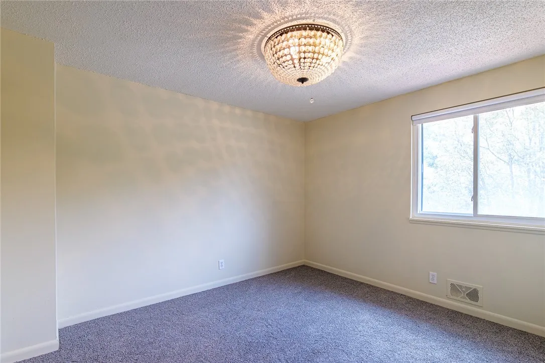 436 Surrey Hill, Henrietta, New York 14623, Henrietta, New York 14623, 2 Bedrooms Bedrooms, 5 Rooms Rooms,1 BathroomBathrooms,Residential,For Sale,436 Surrey Hill, Henrietta, New York 14623,R1621304