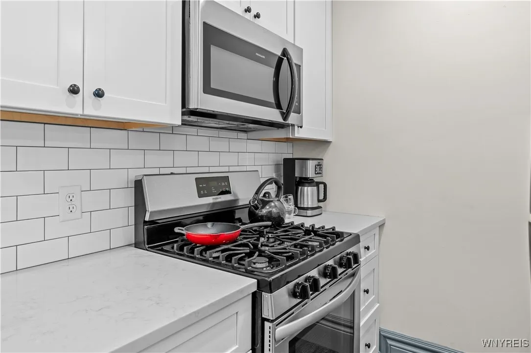 58 Cottage Street 2, Buffalo, New York 14201, Buffalo, New York 14201, 2 Bedrooms Bedrooms, 4 Rooms Rooms,1 BathroomBathrooms,Residential Lease,For Rent,58 Cottage Street 2, Buffalo, New York 14201,B1623694