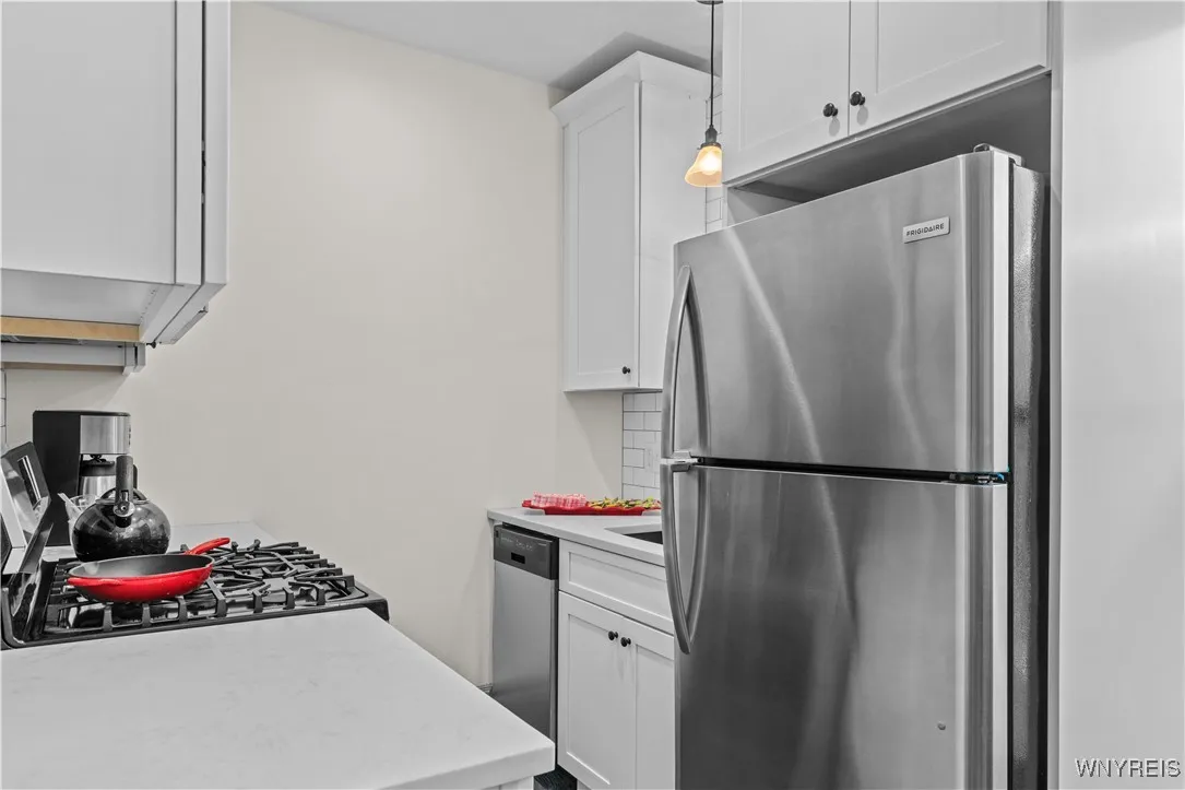 58 Cottage Street 2, Buffalo, New York 14201, Buffalo, New York 14201, 2 Bedrooms Bedrooms, 4 Rooms Rooms,1 BathroomBathrooms,Residential Lease,For Rent,58 Cottage Street 2, Buffalo, New York 14201,B1623694