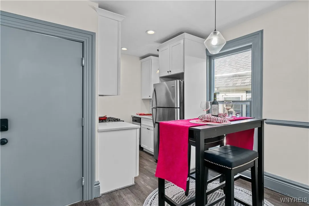 58 Cottage Street 2, Buffalo, New York 14201, Buffalo, New York 14201, 2 Bedrooms Bedrooms, 4 Rooms Rooms,1 BathroomBathrooms,Residential Lease,For Rent,58 Cottage Street 2, Buffalo, New York 14201,B1623694