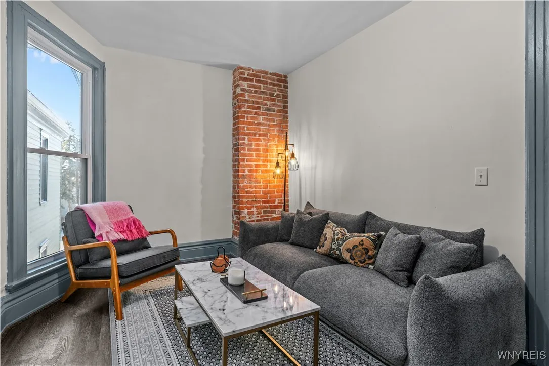 58 Cottage Street 2, Buffalo, New York 14201, Buffalo, New York 14201, 2 Bedrooms Bedrooms, 4 Rooms Rooms,1 BathroomBathrooms,Residential Lease,For Rent,58 Cottage Street 2, Buffalo, New York 14201,B1623694