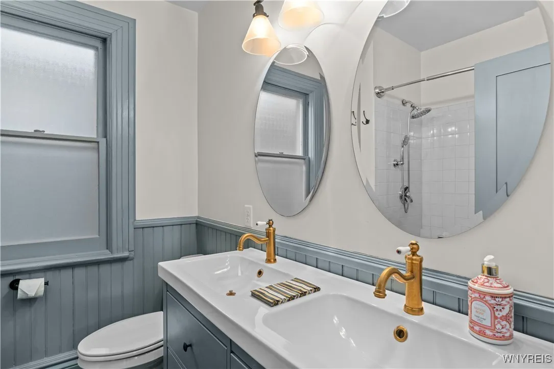 58 Cottage Street 2, Buffalo, New York 14201, Buffalo, New York 14201, 2 Bedrooms Bedrooms, 4 Rooms Rooms,1 BathroomBathrooms,Residential Lease,For Rent,58 Cottage Street 2, Buffalo, New York 14201,B1623694