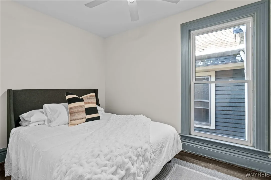 58 Cottage Street 2, Buffalo, New York 14201, Buffalo, New York 14201, 2 Bedrooms Bedrooms, 4 Rooms Rooms,1 BathroomBathrooms,Residential Lease,For Rent,58 Cottage Street 2, Buffalo, New York 14201,B1623694