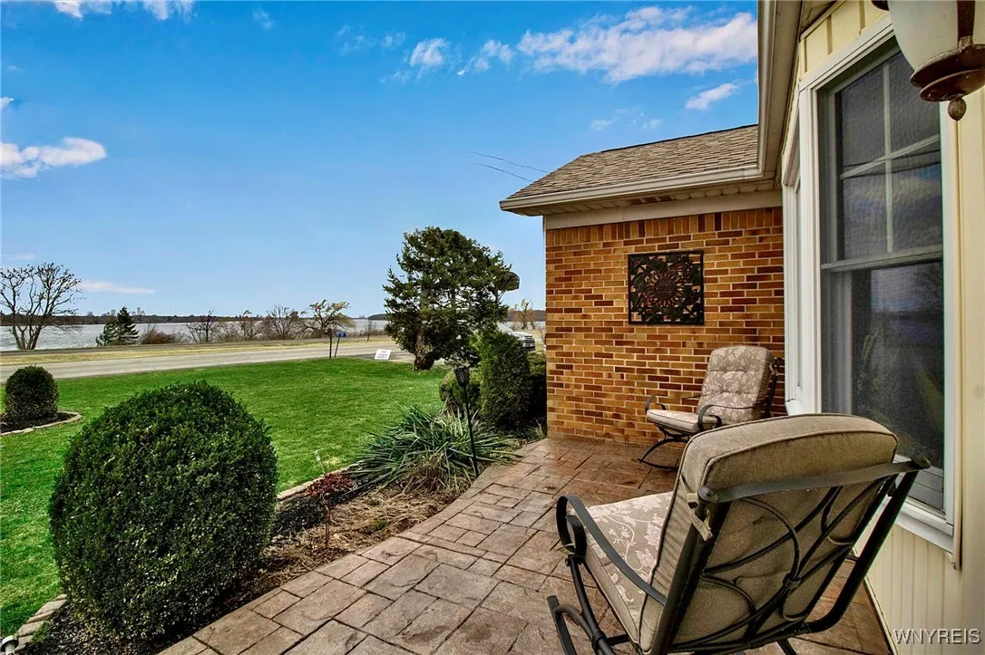3703 West River Road, Grand Island, New York 14072, Grand Island, New York 14072, 3 Bedrooms Bedrooms, 6 Rooms Rooms,2 BathroomsBathrooms,Residential,For Sale,3703 West River Road, Grand Island, New York 14072,0,B1623505