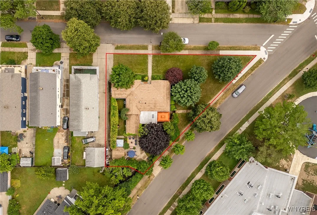 12 Henley Road, Buffalo, New York 14216, Buffalo, New York 14216, 4 Bedrooms Bedrooms, 8 Rooms Rooms,1 BathroomBathrooms,Residential,For Sale,12 Henley Road, Buffalo, New York 14216,B1622411