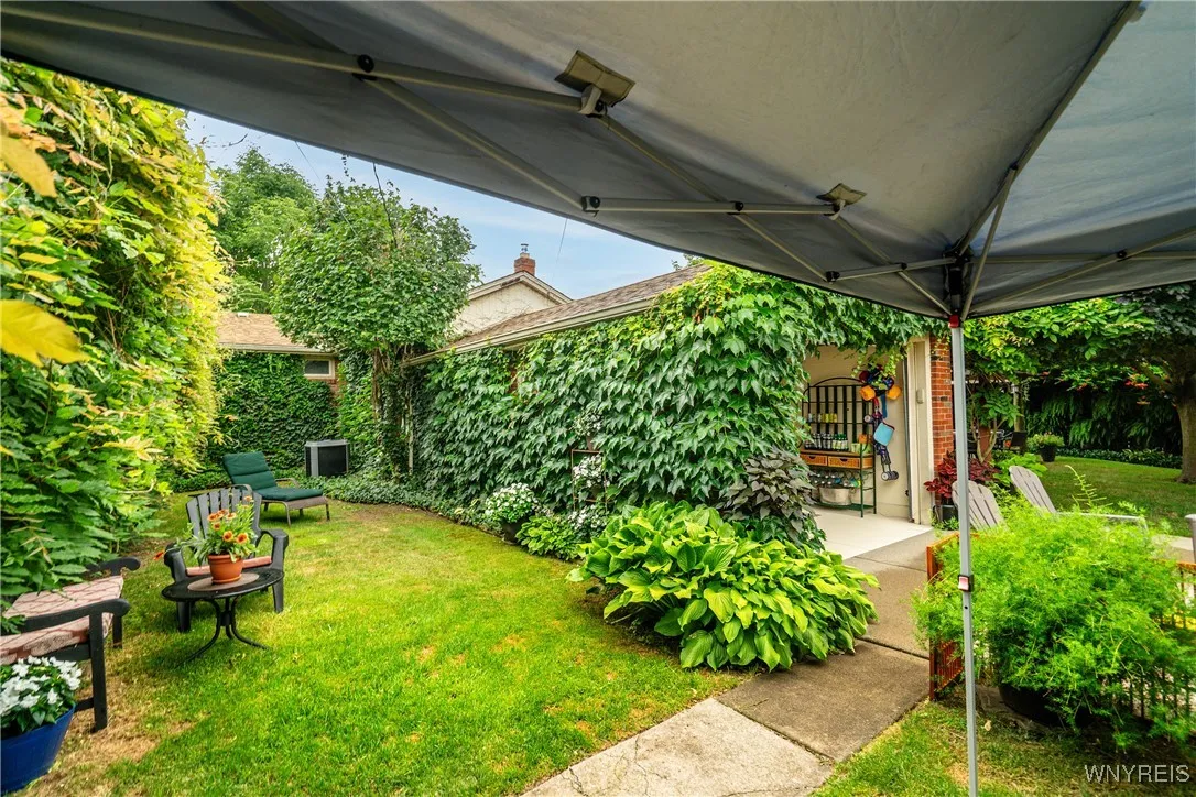 12 Henley Road, Buffalo, New York 14216, Buffalo, New York 14216, 4 Bedrooms Bedrooms, 8 Rooms Rooms,1 BathroomBathrooms,Residential,For Sale,12 Henley Road, Buffalo, New York 14216,B1622411