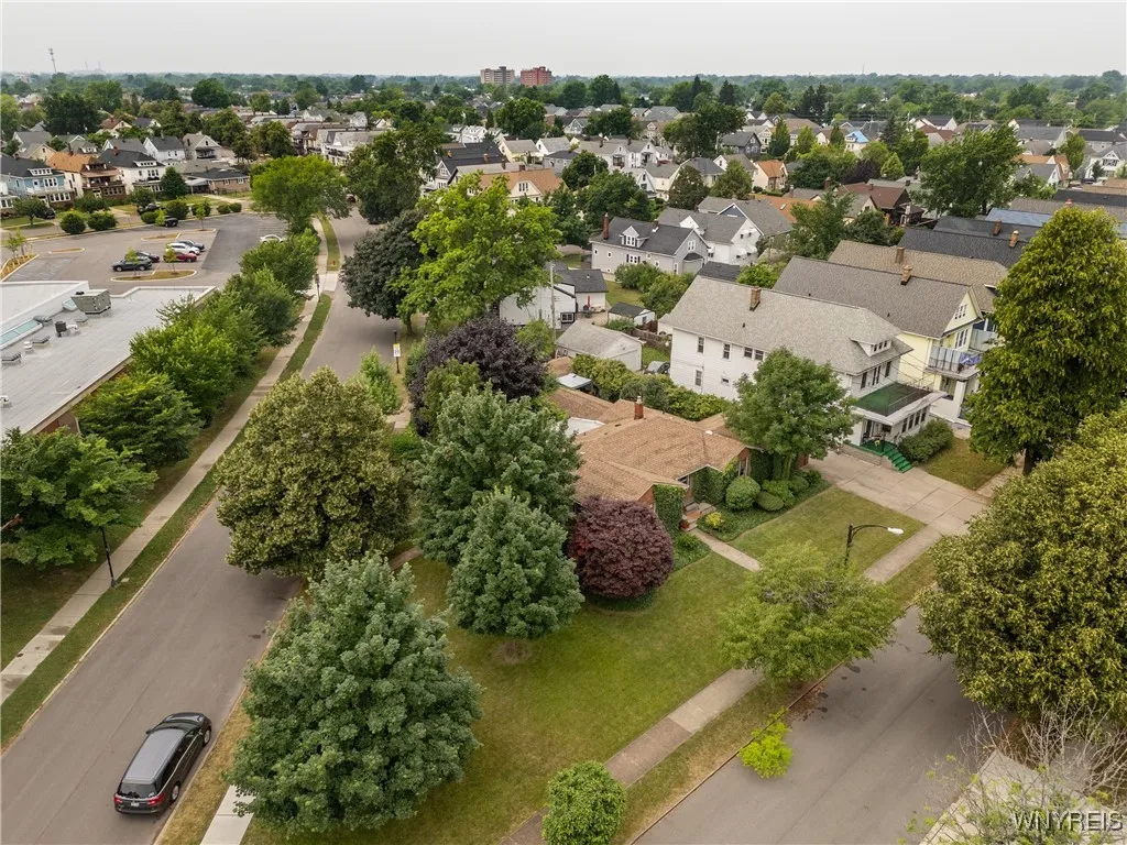 12 Henley Road, Buffalo, New York 14216, Buffalo, New York 14216, 4 Bedrooms Bedrooms, 8 Rooms Rooms,1 BathroomBathrooms,Residential,For Sale,12 Henley Road, Buffalo, New York 14216,B1622411