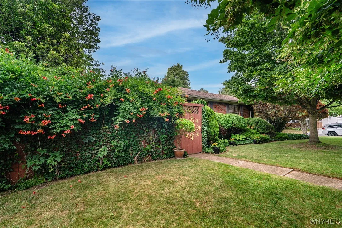 12 Henley Road, Buffalo, New York 14216, Buffalo, New York 14216, 4 Bedrooms Bedrooms, 8 Rooms Rooms,1 BathroomBathrooms,Residential,For Sale,12 Henley Road, Buffalo, New York 14216,B1622411