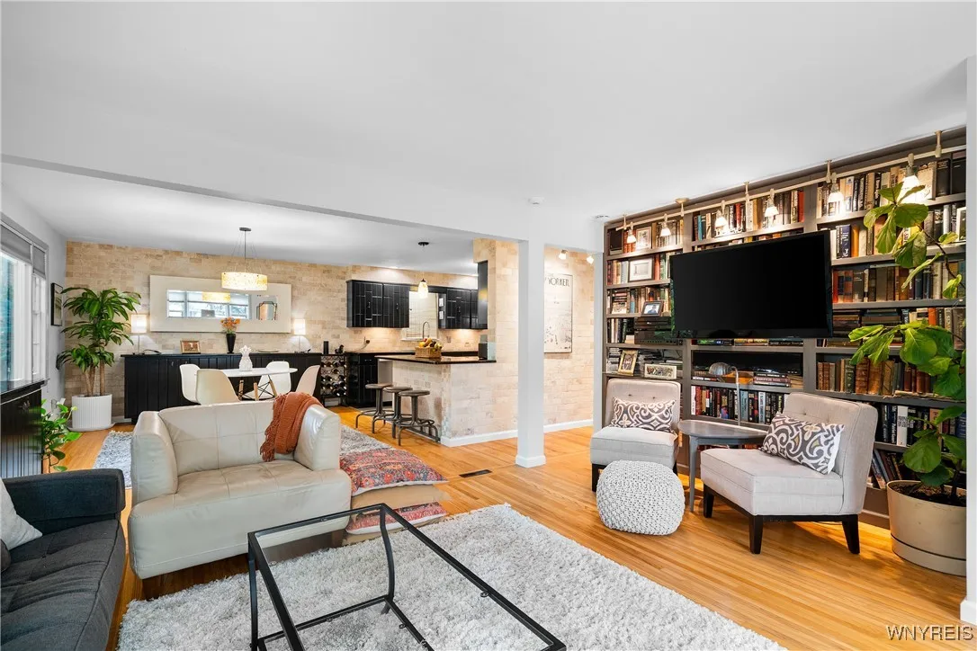 12 Henley Road, Buffalo, New York 14216, Buffalo, New York 14216, 4 Bedrooms Bedrooms, 8 Rooms Rooms,1 BathroomBathrooms,Residential,For Sale,12 Henley Road, Buffalo, New York 14216,B1622411