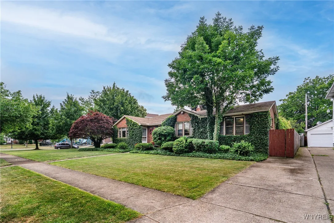 12 Henley Road, Buffalo, New York 14216, Buffalo, New York 14216, 4 Bedrooms Bedrooms, 8 Rooms Rooms,1 BathroomBathrooms,Residential,For Sale,12 Henley Road, Buffalo, New York 14216,B1622411