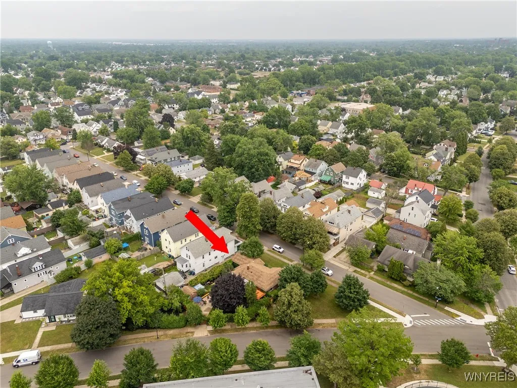 12 Henley Road, Buffalo, New York 14216, Buffalo, New York 14216, 4 Bedrooms Bedrooms, 8 Rooms Rooms,1 BathroomBathrooms,Residential,For Sale,12 Henley Road, Buffalo, New York 14216,B1622411