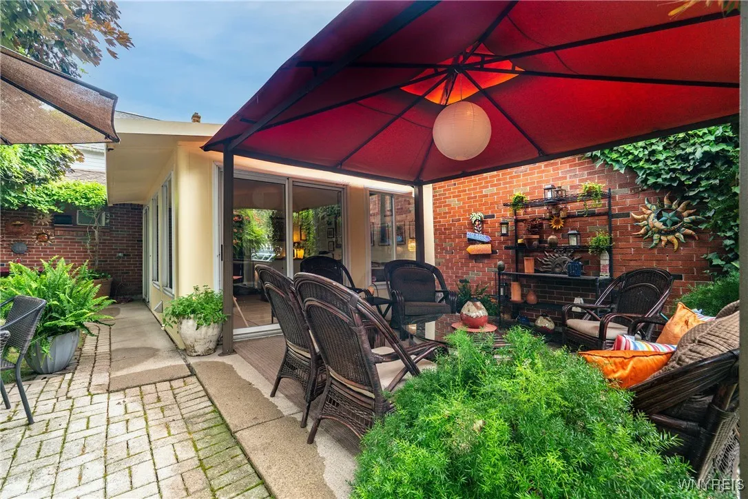 12 Henley Road, Buffalo, New York 14216, Buffalo, New York 14216, 4 Bedrooms Bedrooms, 8 Rooms Rooms,1 BathroomBathrooms,Residential,For Sale,12 Henley Road, Buffalo, New York 14216,B1622411