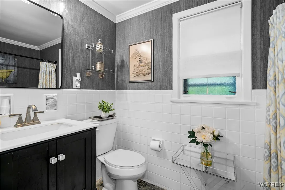12 Henley Road, Buffalo, New York 14216, Buffalo, New York 14216, 4 Bedrooms Bedrooms, 8 Rooms Rooms,1 BathroomBathrooms,Residential,For Sale,12 Henley Road, Buffalo, New York 14216,B1622411