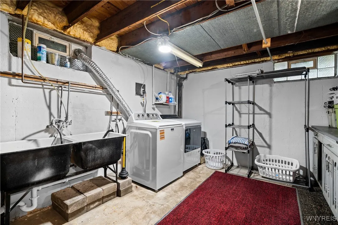 12 Henley Road, Buffalo, New York 14216, Buffalo, New York 14216, 4 Bedrooms Bedrooms, 8 Rooms Rooms,1 BathroomBathrooms,Residential,For Sale,12 Henley Road, Buffalo, New York 14216,B1622411