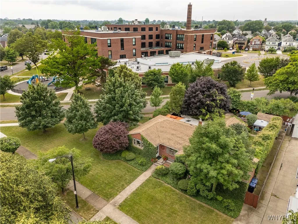 12 Henley Road, Buffalo, New York 14216, Buffalo, New York 14216, 4 Bedrooms Bedrooms, 8 Rooms Rooms,1 BathroomBathrooms,Residential,For Sale,12 Henley Road, Buffalo, New York 14216,B1622411