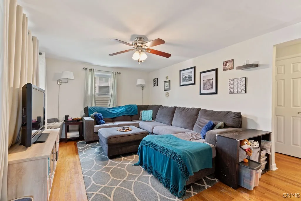 127 Wolcott Terrace, Syracuse, New York 13207, Syracuse, New York 13207, 3 Bedrooms Bedrooms, 7 Rooms Rooms,2 BathroomsBathrooms,Residential,Closed,127 Wolcott Terrace, Syracuse, New York 13207,0,S1623350